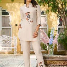 DISHWA FASHION Embroidered Mandarin-Neck Top With Trousers Co-Ords-picture-13