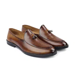 riffway Men Textured Derbys-image-2