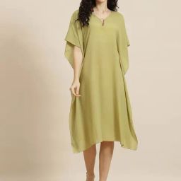 Qurvii Green Midi Shift Dress-image-73