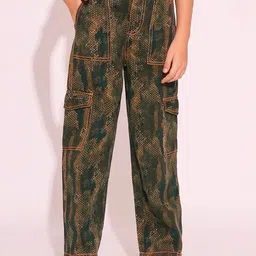 Vero Moda Girls Camouflage Printed Straight Fit High-Rise Trousers-image-37