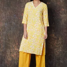 Melange by Lifestyle Women Floral Printed Mirror Work Kurta-image-41