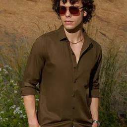 Campus Sutra Men Comfort Fit Spread Collar Solid Casual Shirt-picture-5