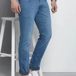 Nautica Men Straight Fit Low-Rise Light Fade Stretchable Jeans-image-37