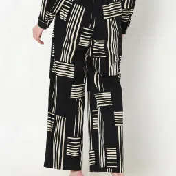 Vero Moda Black & White Cotton Printed High Rise Pants image 2