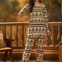 Sangria Printed Top & Trousers Co-Ords-image-55