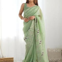 Satrani Green Silk Blend Embroidered Saree With Unstitched Blouse-image-49