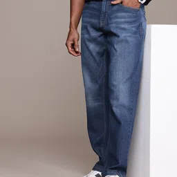 WROGN Men Relaxed Fit Light Fade Stretchable Jeans-picture-39