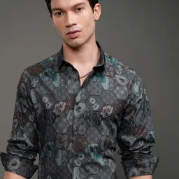 HIGHLANDER Men Slim Fit Cutaway Collar Floral Printed Casual Shirt-picture-35