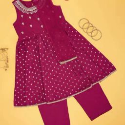 Akkriti by Pantaloons Girls Fuchsia Rose Embroidery Kurta Sets-picture-32