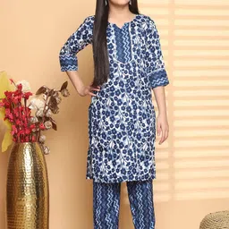 A TO Z CART Girls Floral Printed Regular Kurti with Trousers-image-32