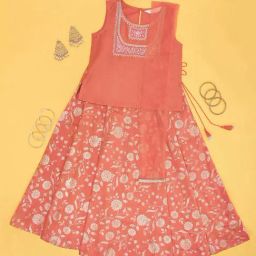 Akkriti by Pantaloons Girls Shimmering Sunset Embroidery Lehenga Cholis-image-108