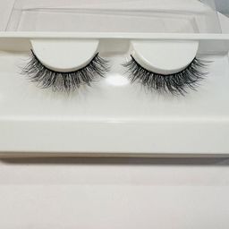 THE WINK STUDIO Reusable Lightweight False Eyelashes image 4