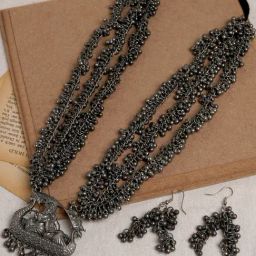 Teejh Urvashi Black Necklace & Earring Set for Women-image-32