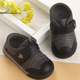 Cute Walk by Babyhug Casual Shoes with Velcro Closure - Black-picture-11