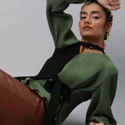 KASSUALLY Green & Black Color-Block Shrug-17