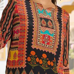 Kaftanize Printed With Beads & Mirror Work V-Neck Tunic With Trousers Co-Ords image 3