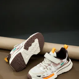 Campus Unisex Printed Round Toe Memory Foam Velcro Sneakers-image-21