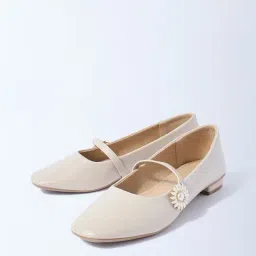 LUNA BLU by Westside Ivory Floral Detailed Mary Jane Shoes-picture-15
