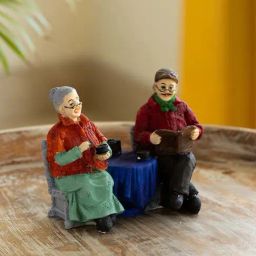 ExclusiveLane Multicolor Resin Italian Chit-Chatting Old Couple Showpiece-28