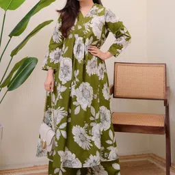 Art Avenue Plus Size Floral Printed V-Neck Pure Cotton A-Line Kurta With Palazzos-picture-2