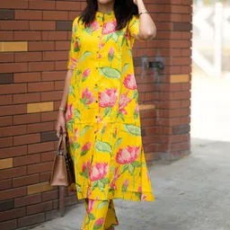 DIVASTRI Women Floral Printed Regular Kurta with Palazzos-image-57