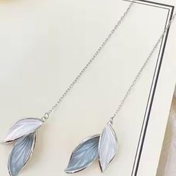 DressBerry Leaf Shaped Drop Earrings-4