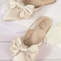Shoetopia Kids Cream Back Strap Sandals-image-23