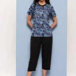 Aarika Black Floral Print T-Shirt Capri Set-image-64