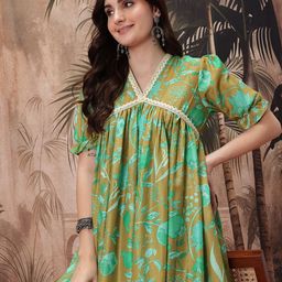 Sangria Floral Print Crochet Detail Kurta with Trousers-image-23