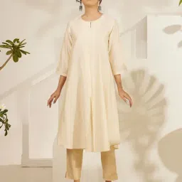 Daali Off White Viscose Round Neck 3/4 Sleeves Summery Whites Kurta with Two Pockets-image-45