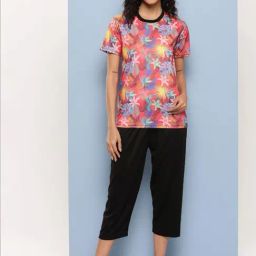 Aarika Red Floral Print T-Shirt Capri Set-image-65