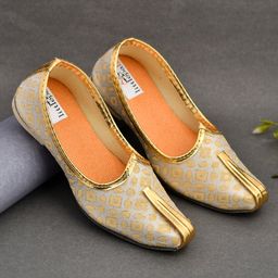 Little Palz Abstract Embroidered Slip On Mojaris - Golden-image-82