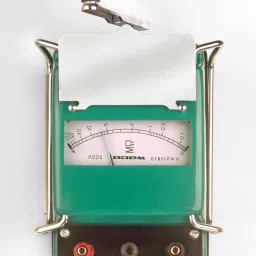 Waco WI 5002 Hand Driven Insu Tester Resistance Range 10,000M Ohm-46