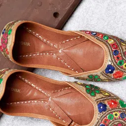 Anouk Womens Embellished Mojaris  Flats-15