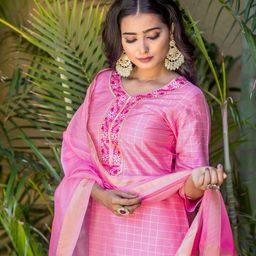 WEAVLLITE Women Yoke Design Regular Thread Work Kurta with Trousers & With Dupatta image 2