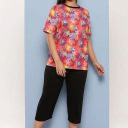 Aarika Red Floral Print T-Shirt Capri Set-image-15
