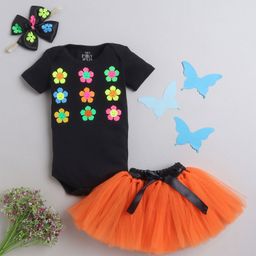 TINY MINY MEE Half Sleeves Flower  Printed Onesie & Skirt With Bow & Flower Applique Headband - Pink-image-84