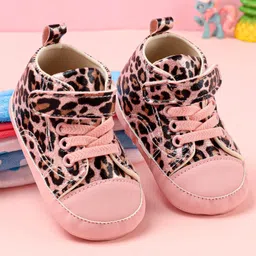 Babyoye Velcro Closure Booties - Pink-picture-40