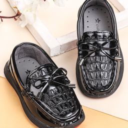 Cute Walk by Babyhug Slip On Loafers With Lace Applique - Black-image-81