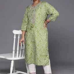 Varanga Plus Size Bandhani Printed Tie-Up Neck Mirror Work Kurta-picture-17