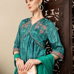 House of Pataudi Floral Printed Sequinned Gathered Jashn Kurti With Sharara & Dupatta-image-26