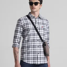 Jack & Jones Men Spread Collar Tartan Checked Cotton Casual Shirt-image-72