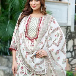 Moda Rapido Women Floral Printed Regular Kurta with Trousers & With Dupatta image 5
