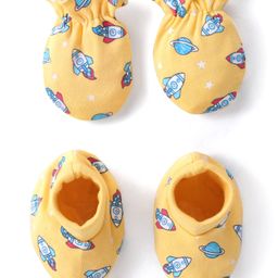 Babyhug 100% Cotton Knit Rocket Printed Mittens & Booties Set - Yellow-image-71