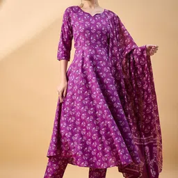 all about you Women Floral Printed Empire Pure Cotton Kurta with Trousers & With Dupatta-16