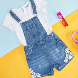 Pantaloons Junior Floral Patch Detailed Mild Washed Dungaree With Solid Tee - Medium Blue-image-37