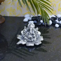 eCraftIndia Lord Ganesha Statue on Flower-40