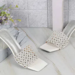 Metro Women Embellished BlockSandals-48