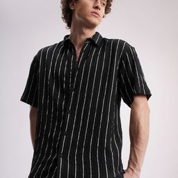 HIGHLANDER Men Vertical Striped Spread Collar Casual Shirt-picture-20