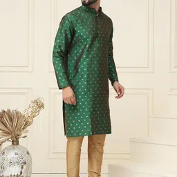 SOJANYA Men Regular Kurta with Churidar image 4
